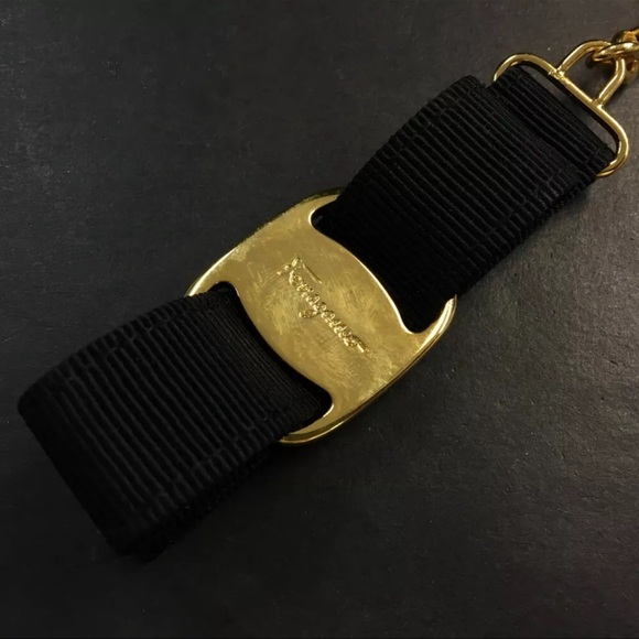 AUTH Salvatore Ferragamo Vala Ribbon Black Gold Keychain - Picture 2 of 7